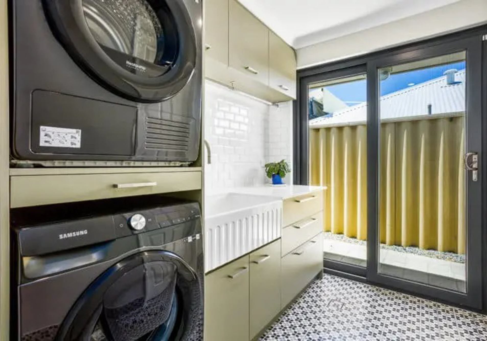 nh-project-butler-laundry-1v
